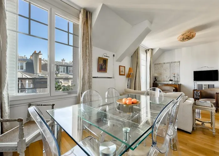 Stunning Parisian 1Br Flat Near The Eiffel Tower