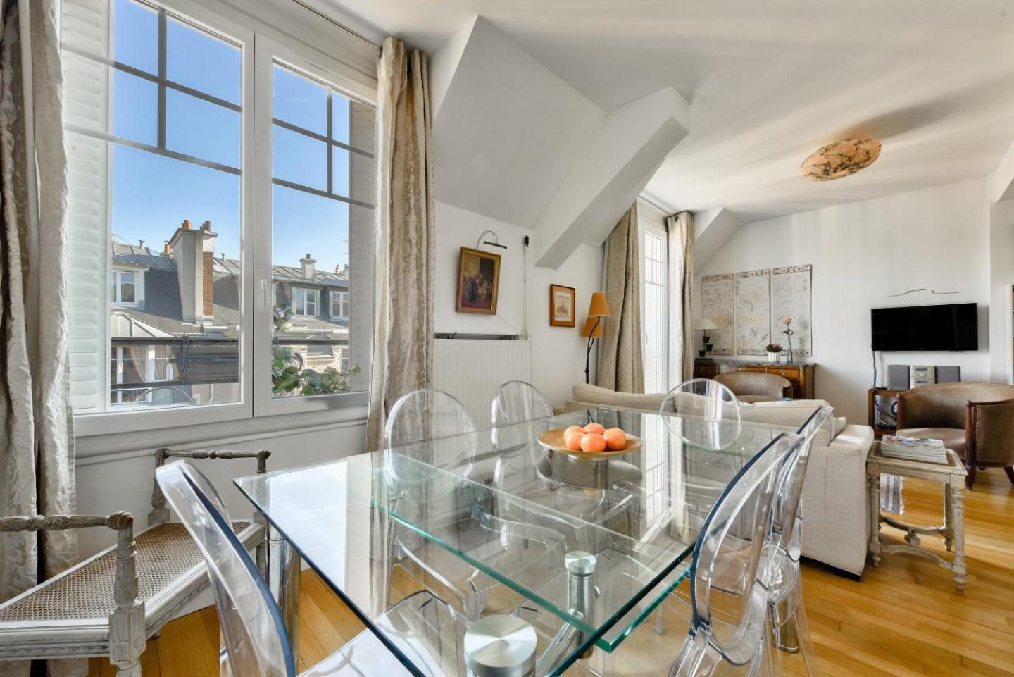 Apartment Stunning Parisian 1br Flat Near The Eiffel Tower